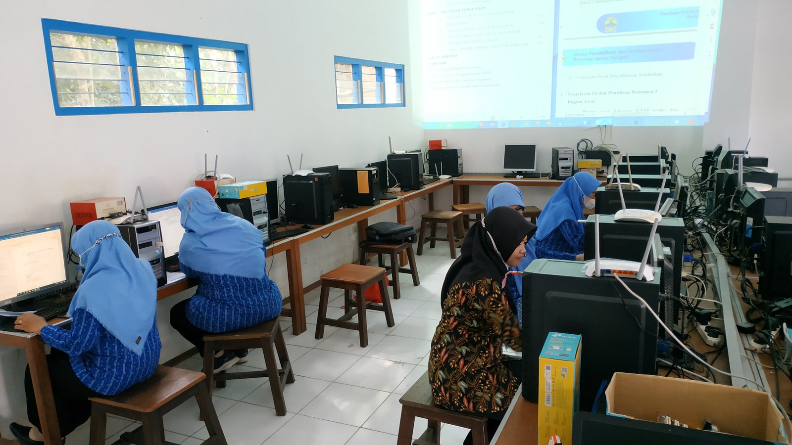 Peralatan Jaringan